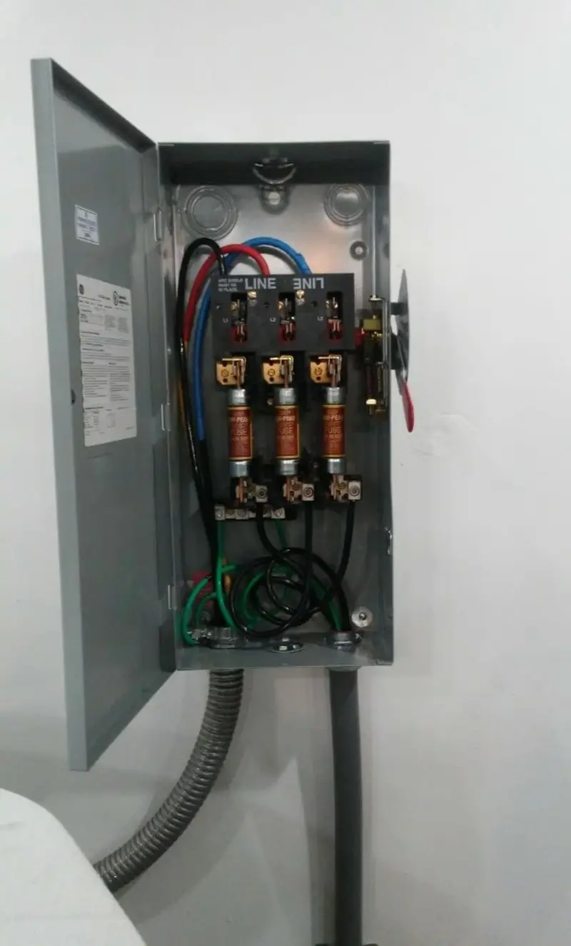 Three-phase disconnect switch installed for Electrical Wiring & Rewiring in Cottonwood